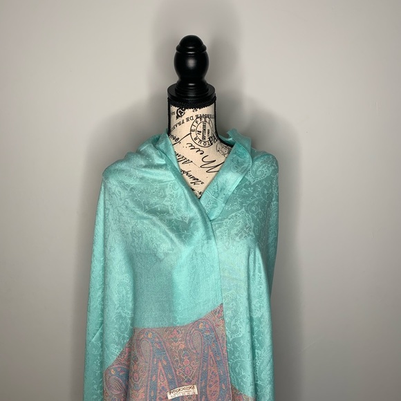 Pashmina - Picture 3 of 5